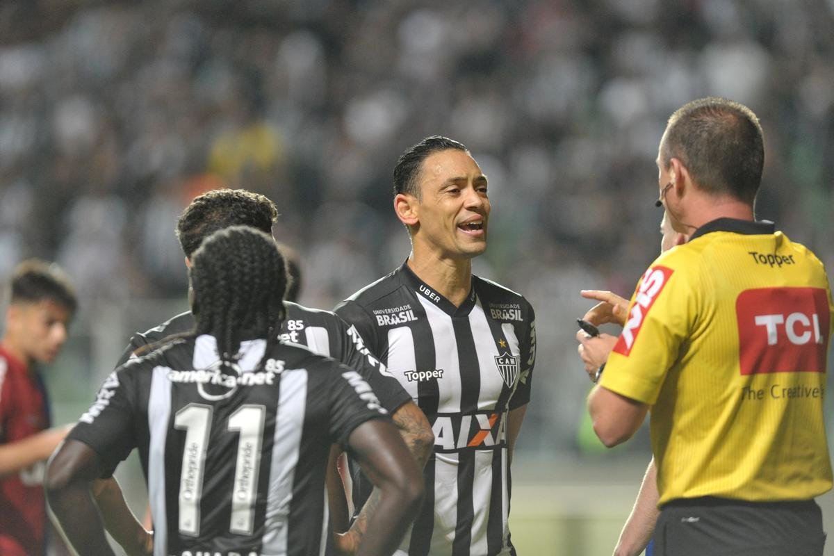 Duelo entre Atltico e Paran, no Independncia, vale pela 15 rodada do Campeonato Brasileiro