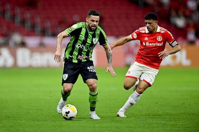 Fotos do duelo entre Internacional e Amrica, no Beira-Rio, em Porto Alegre, pela 16 rodada da Srie A do Campeonato Brasileiro.