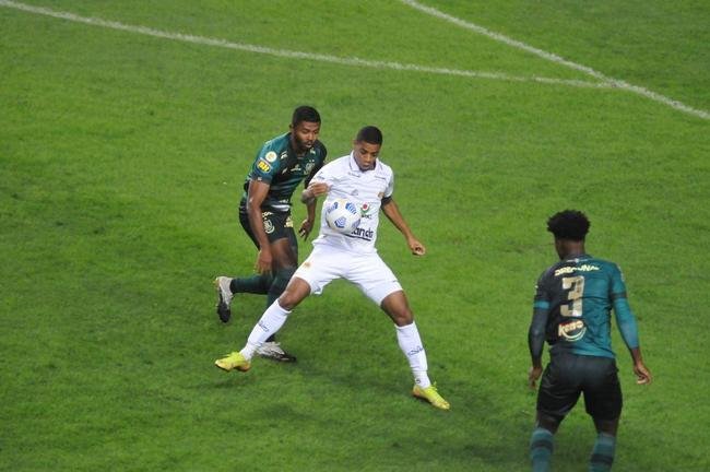 Fotos do jogo entre Amrica e Cricima, no Independncia, em Belo Horizonte, pela terceira fase da Copa do Brasil.