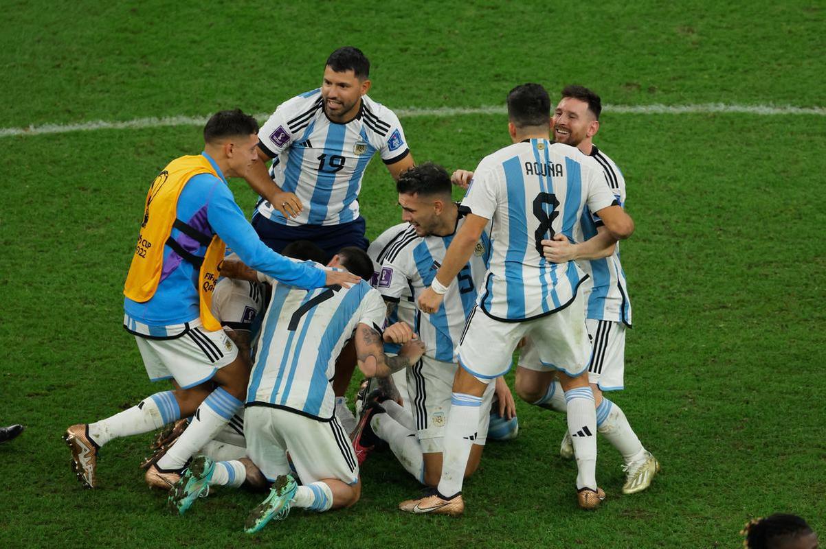 Argentina venceu a Frana por 4 a 2 nos pnaltis, depois de empate por 3 a 3, e finalmente soltou o grito de tricampe do mundo