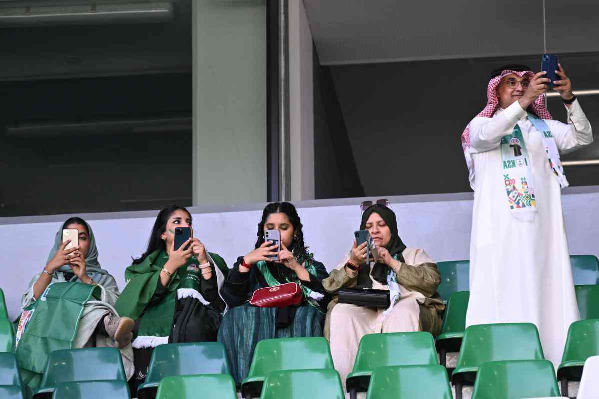 Polnia x Arbia Saudita: fotos da torcida no jogo da Copa do Mundo