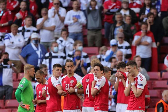Reação de companheiros, esposa, adversários e torcedores após queda de Eriksen