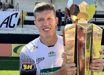 Jogador fez parte do elenco do Esquadrão de Aço na última temporada e estava atuando no Rans, da Indonésia
