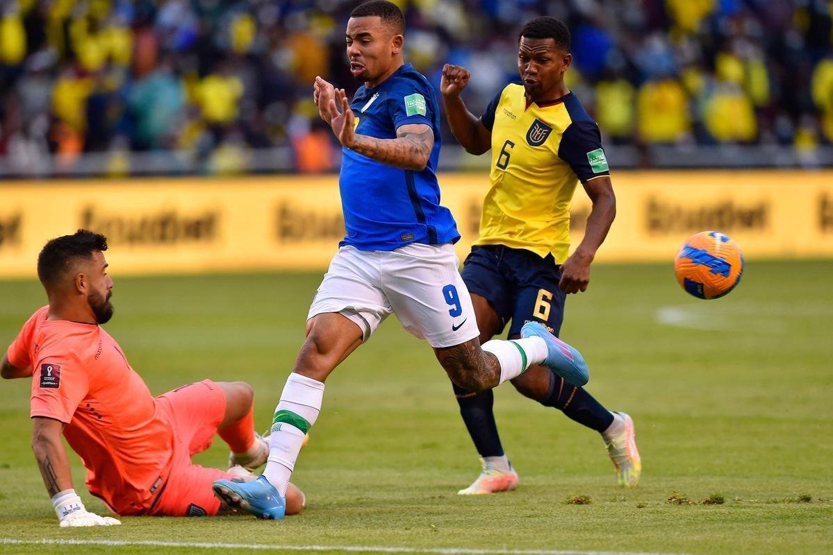 Brasil empatou com Equador em Quito, em jogo com arbitragem confusa 