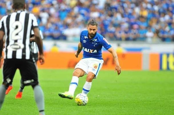 Imagens do jogo entre Cruzeiro e Botafogo no Mineiro