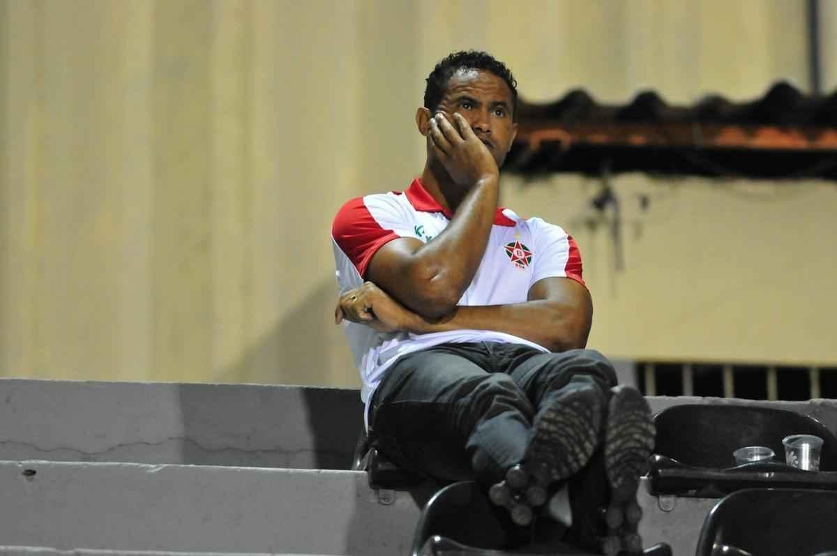 Goleiro Bruno acompanhou vitria do Boa sobre o Arax das arquibancadas do Estdio Dilzon Melo e vibrou muito com gols do seu novo clube