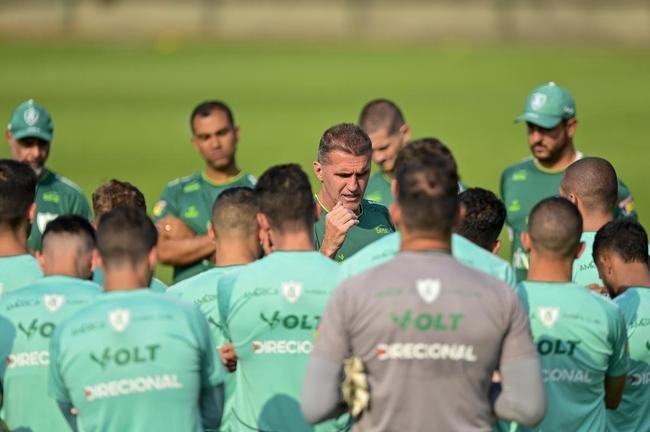 Em preparao para enfrentar o Corinthians no prximo domingo (18/9), o Amrica treinou nesta tera-feira (13/9)