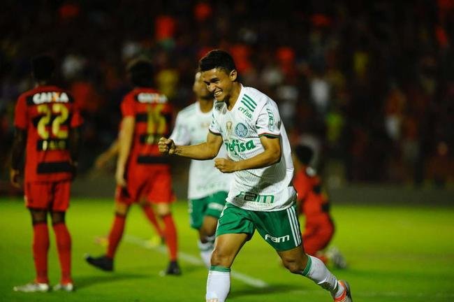 Erik - Jogou no Palmeiras entre 2016 e 2017. Foi para o Atltico em 2018.