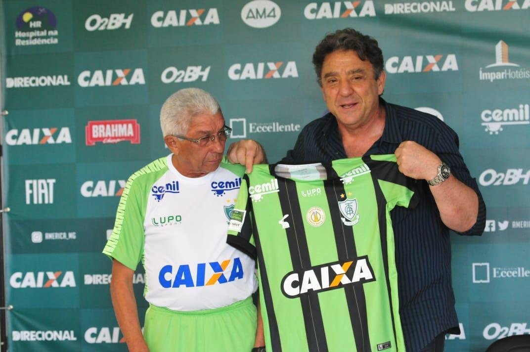 Tcnico Givanildo Oliveira foi apresentado no CT Lanna Drumond pelo presidente Marcus Salum e comandou seu primeiro treino visando ao jogo de quinta-feira, contra o Internacional, em Porto Alegre