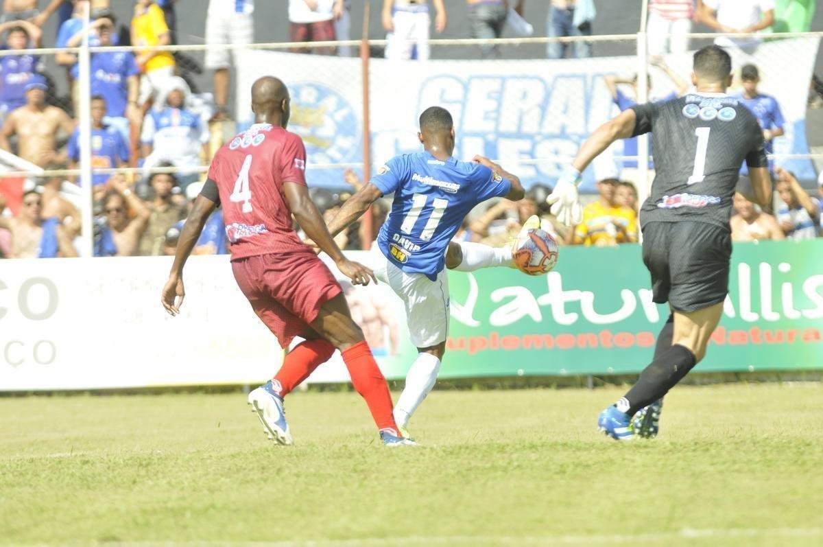 Cruzeiro abriu 2 a 1 no primeiro tempo, com gols de Raniel e Robinho; Alemo descontou para o Guarani