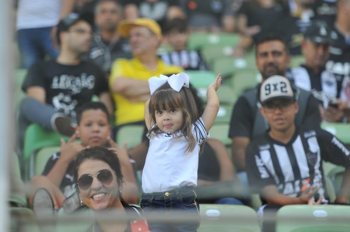 Torcida do Atltico acompanha duelo contra o Palmeiras, no Independncia