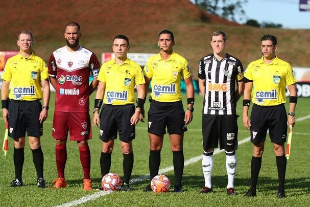 Fotos do duelo entre Patrocinense e Atlético, em Patrocínio, pela nona rodada do Mineiro