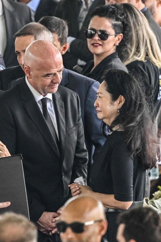 Corpo de Pel  velado na Vila Belmiro, estdio do Santos. 