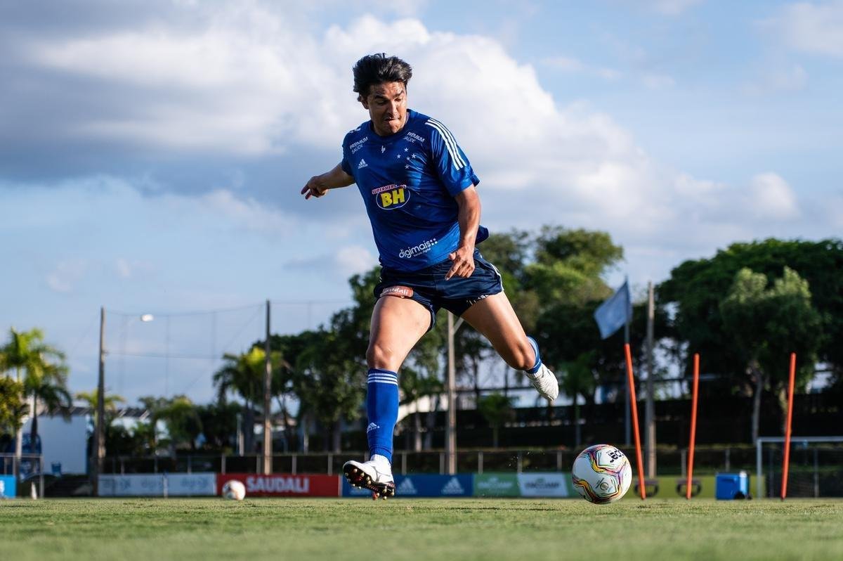 Imagens do treino do Cruzeiro desta segunda-feira na Toca da Raposa II