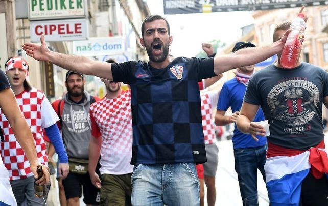 Torcedores croatas lotaram as ruas da capital Zagreb para assistir  final da Copa do Mundo