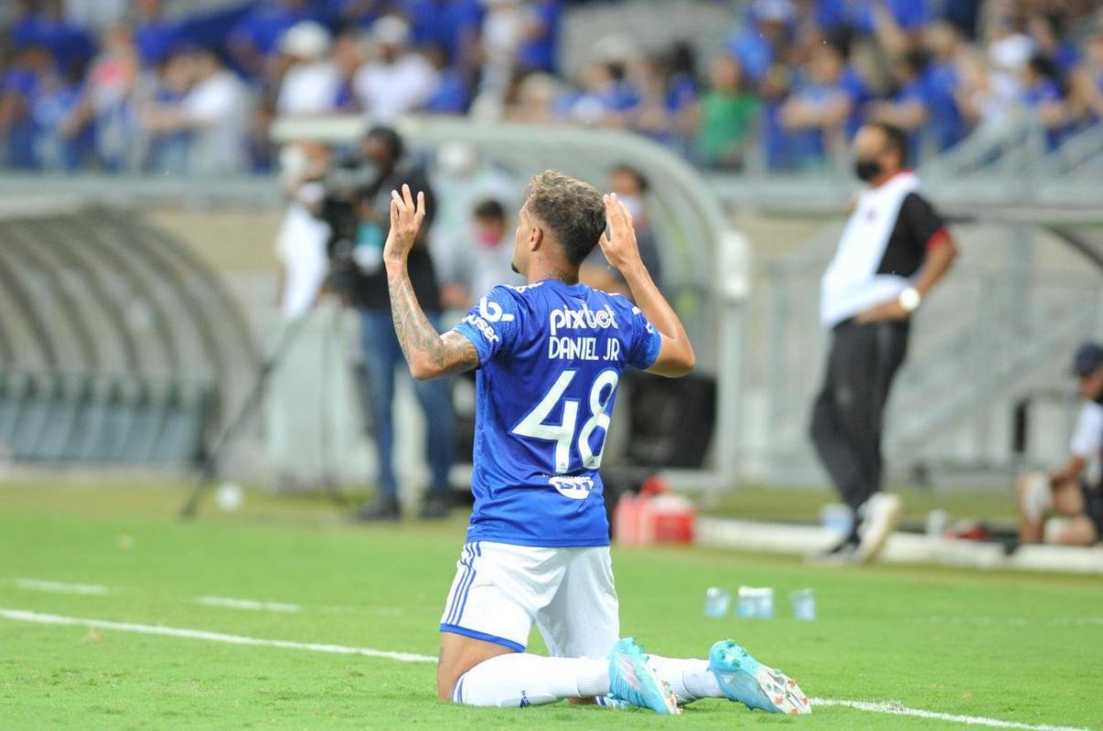 Cruzeiro estreia novo uniforme neste domingo, contra o Pouso Alegre