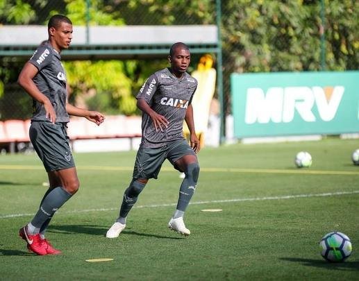 Aps empate no clssico, Atltico volta aos treinos na Cidade do Galo