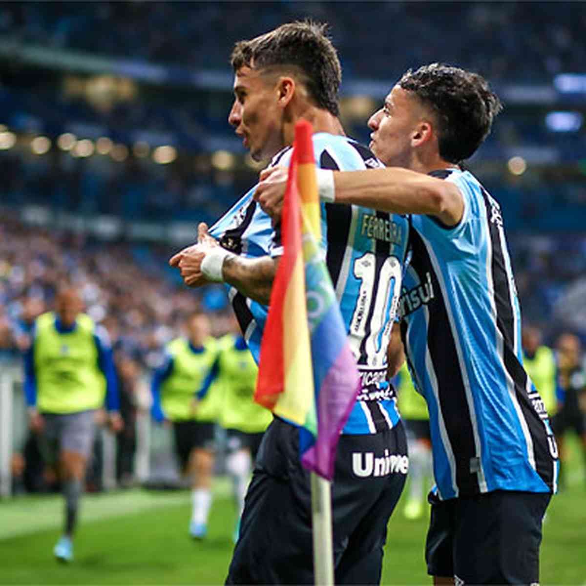 Grêmio 2 x 0 Bahia: Tricolor gaúcho vence e segue firme na luta