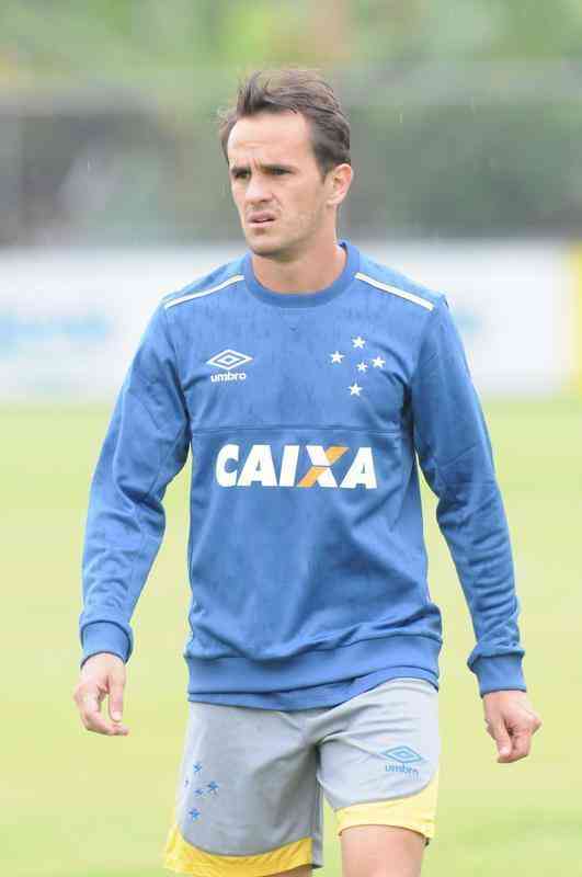 Lucas (lateral-direito) - emprestado pelo Palmeiras at dezembro de 2016, fez 30 jogos com a camisa do Cruzeiro e no marcou nenhum gol.
