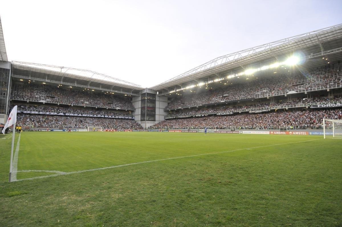 No primeiro tempo, Atltico abriu 3 a 1 no placar, com gols de Luan e Ricardo Oliveira (2)
