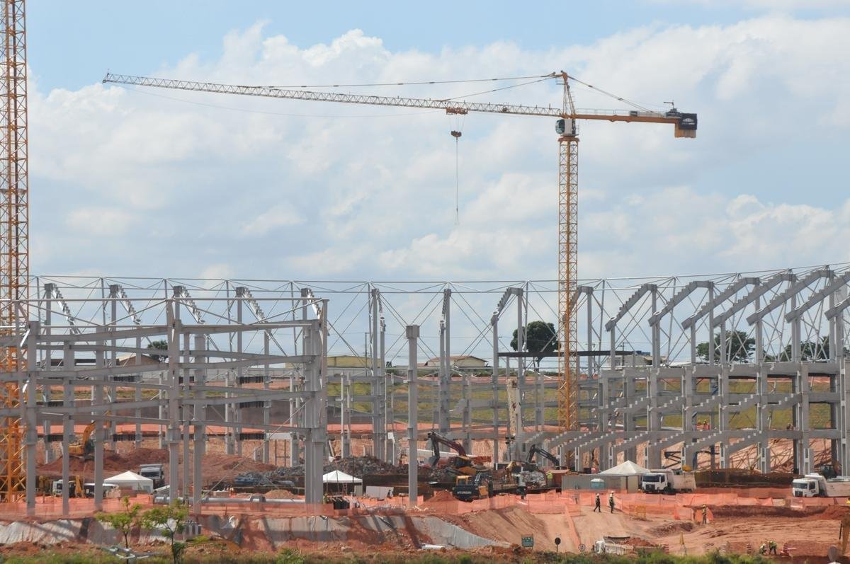 Arena MRV completa um ano de obras neste 20 de abril de 2021. Veja como est o andamento da construo do estdio do Atltico, que tem previso de ficar pronto em outubro de 2022. Sero 46 mil lugares, 2.333 vagas de estacionamento, 40 bares e 80 camarotes. O empreendimento fica no bairro Califrnia, em Belo Horizonte. (Fotos de Gladyston Rodrigues/EM/D. A Press)