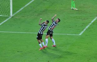 Fotos do gol de Nathan, do Atltico, sobre o La Guaira, no Mineiro: 4 a 0