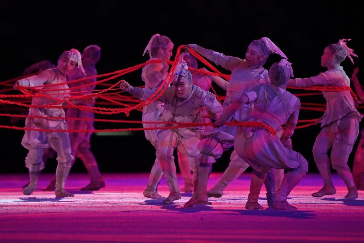 Imagens da cerimnia de abertura dos Jogos Olmpicos de 2020, no Estdio Olmpico de Tquio