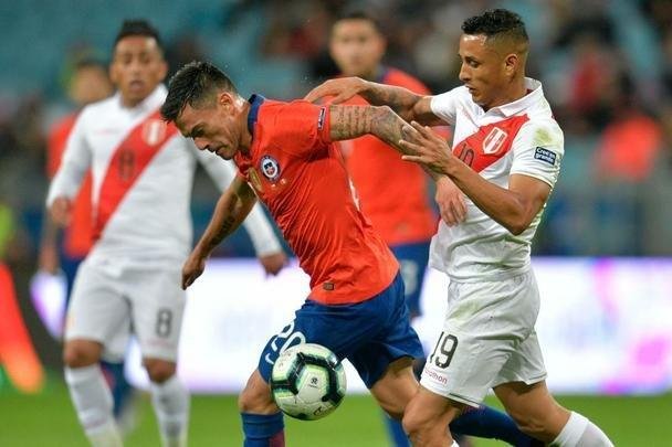 Chile e Peru se enfrentaram na Arena Grmio, pela semifinal da Copa Amrica