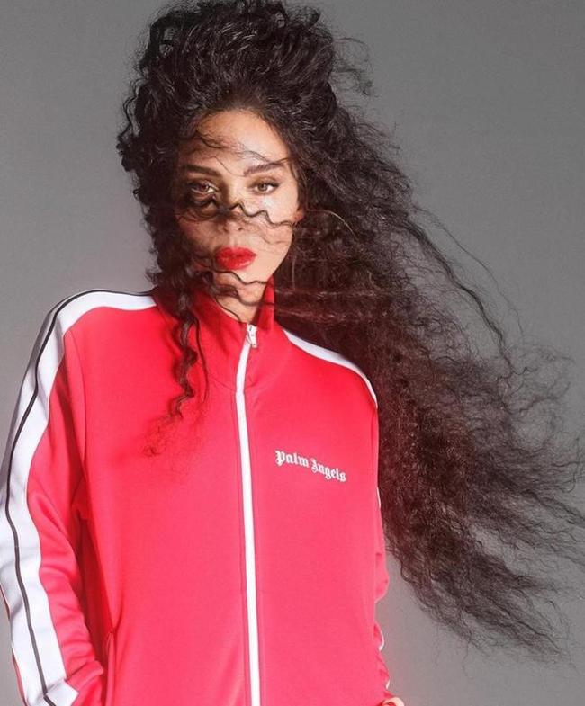 Ines Rau é uma famosa modelo trans da França