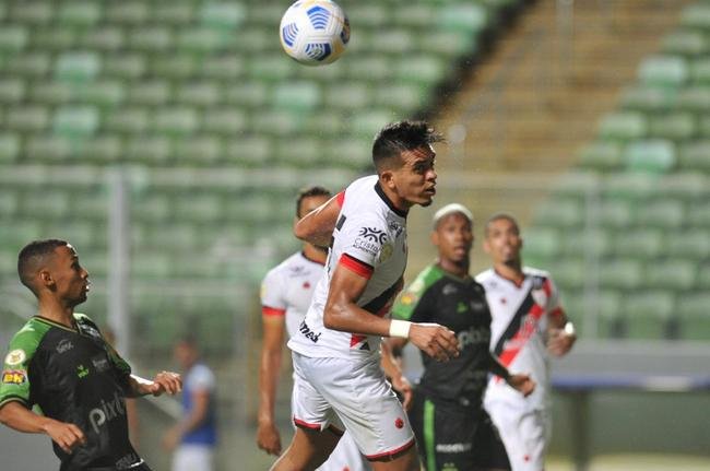 Fotos do jogo entre Amrica e Atltico-GO, no Independncia, em BH, pela 33 rodada do Campeonato Brasileiro de 2021