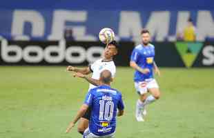 Jogo entre Cruzeiro e Figueirense, no Mineiro, em Belo Horizonte, pela 22 rodada da Srie B do Campeonato Brasileiro
