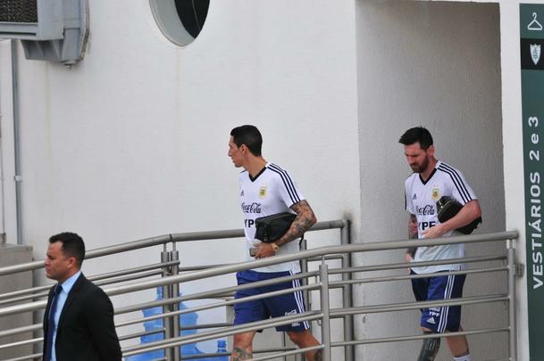 Jogadores deixam Independência após treino