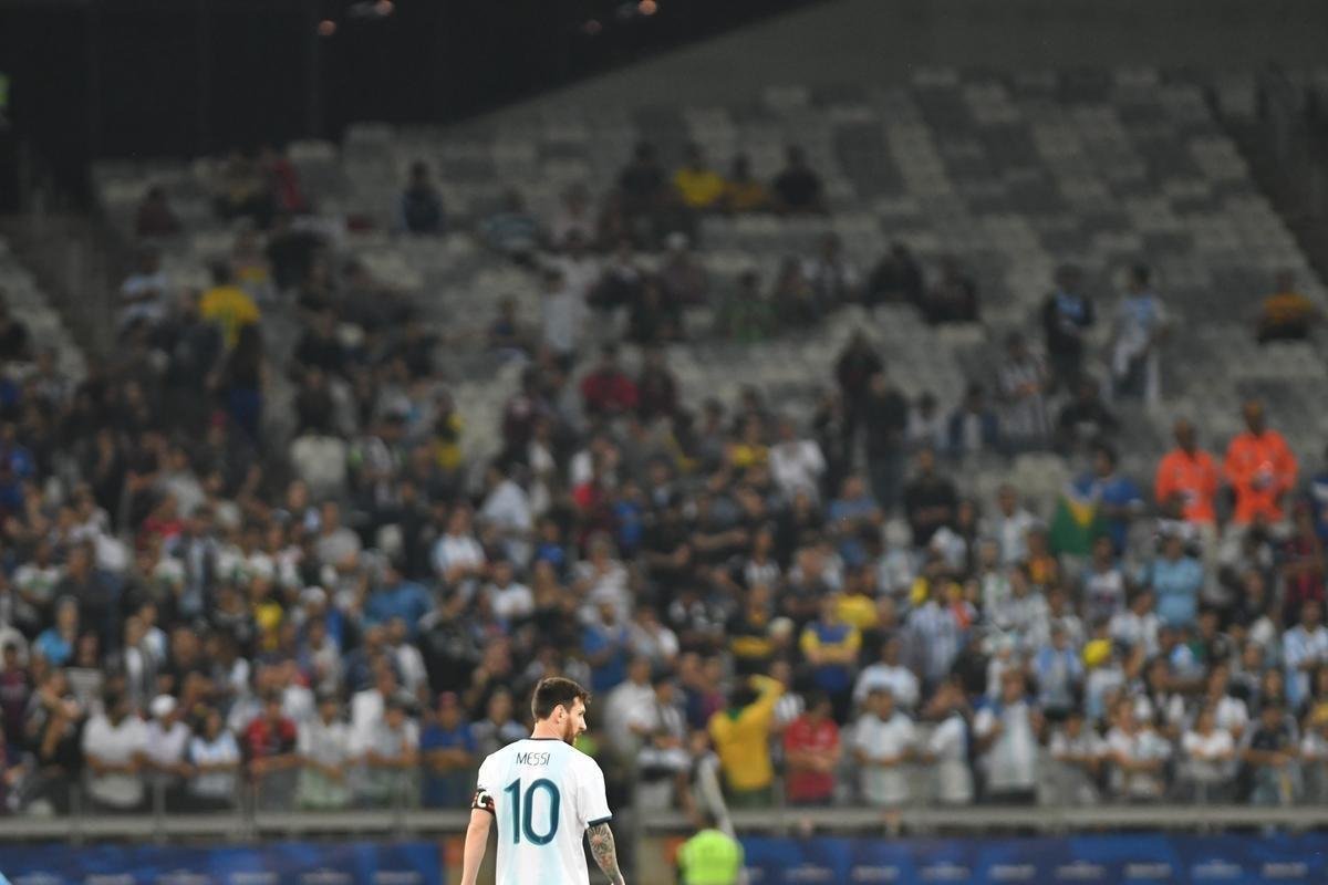 Fotos do duelo entre Argentina e Paraguai, no Mineiro, pela Copa Amrica