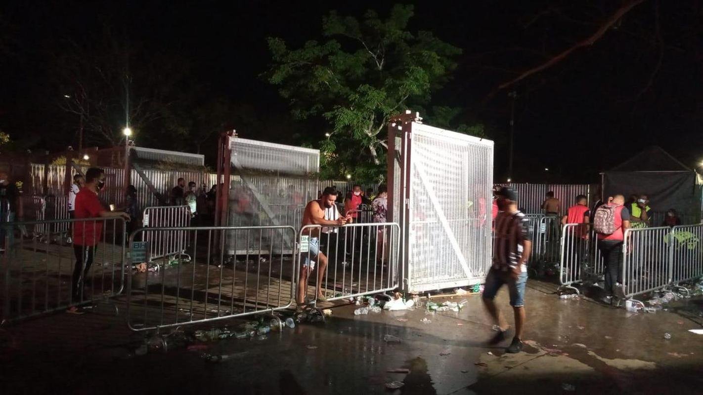 Fotos da torcida do Atltico no pr-jogo contra o Palmeiras no Mineiro