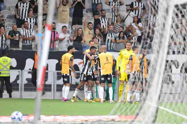 Paulinho quer Galo com 'faca entre os dentes' em jogos da