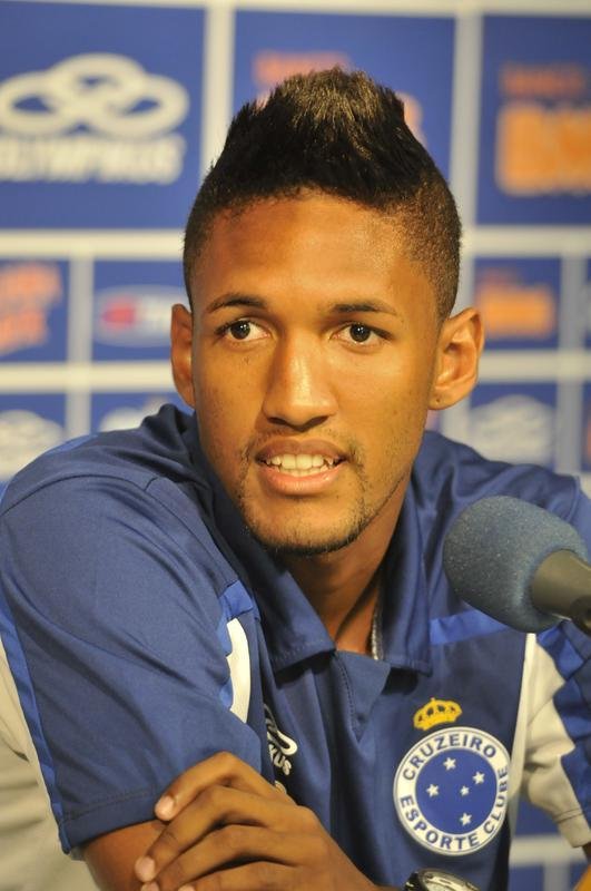 Wallace (zagueiro) - vendido em junho de 2014 ao Braga, de Portugal, por 9,5 milhes de euros (R$29 milhes)