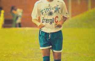 Volante Fabinho (Flamengo: 1990-1995 / Cruzeiro: 1995-1997): 253 jogos por Flamengo (9 gols) e 220 jogos por Cruzeiro (8 gols)