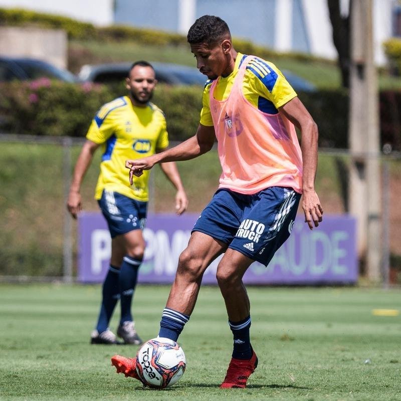 Treino acometeu em clima de descontrao no fechamento da preparao para o jogo deste domingo  