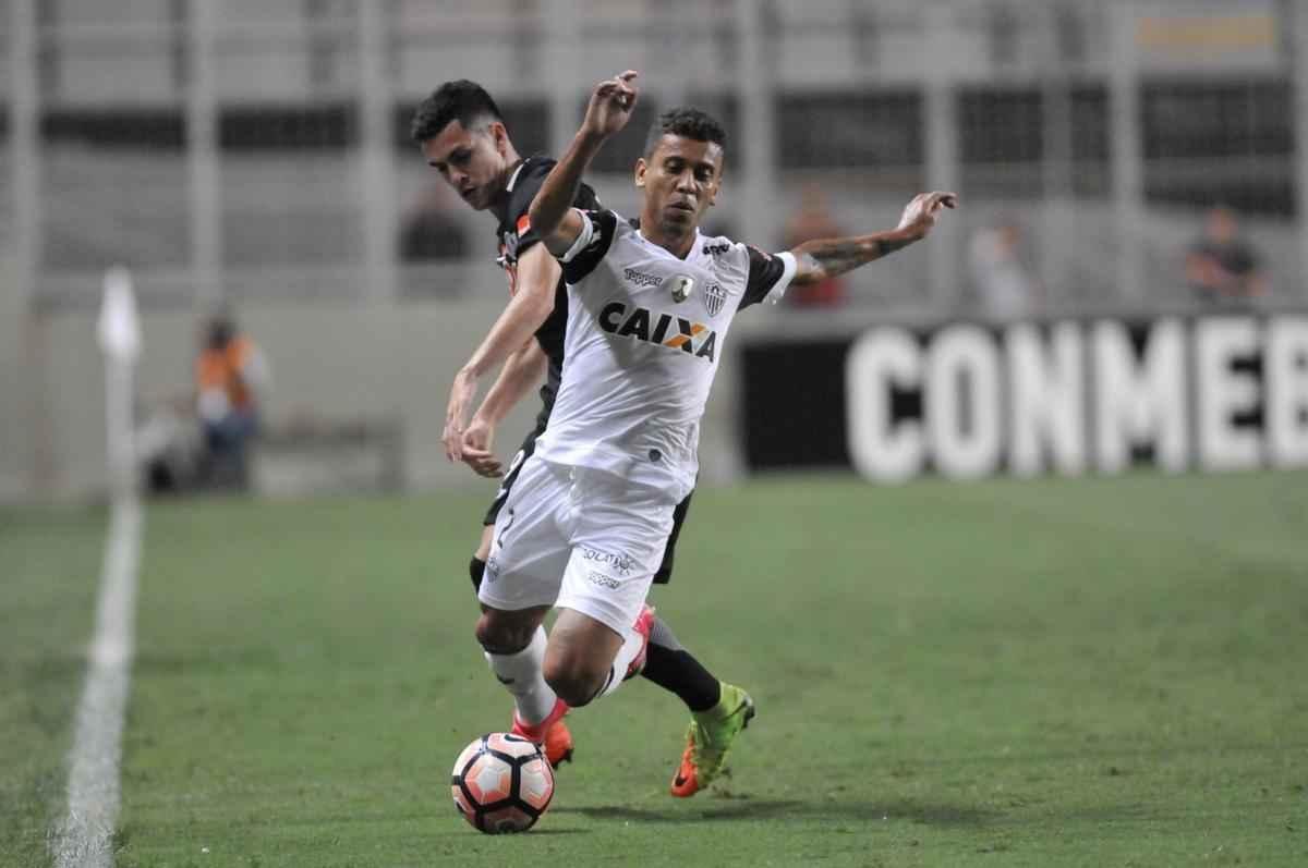 Imagens do duelo entre Atltico e Libertad-PAR, no Independncia, pela Copa Libertadores