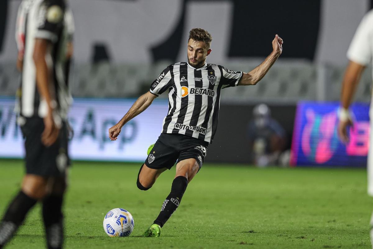 Fotos do jogo entre Santos e Atltico, na Vila Belmiro, em Santos, pela stima rodada do Campeonato Brasileiro de 2021