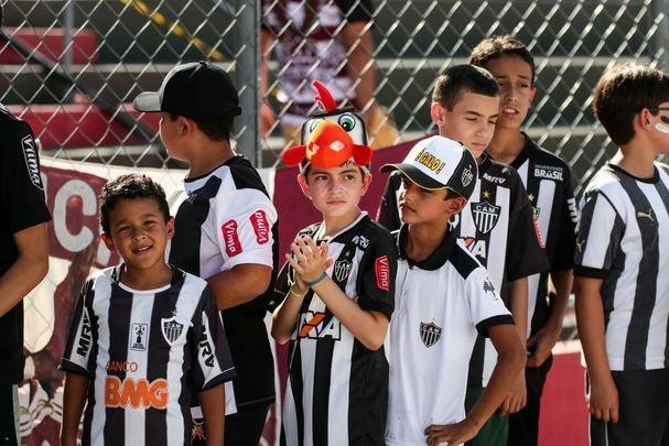 Torcedores do Atlético na partida contra o Patrocinense, no Estádio Pedro Alves do Nascimento, em Patrocínio, pelo Campeonato Mineiro