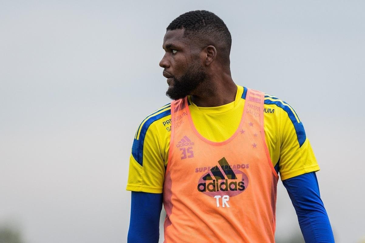 Jogadores do Cruzeiro realizaram primeiro treino sob comando de Mozart nesta sexta-feira (11/06)