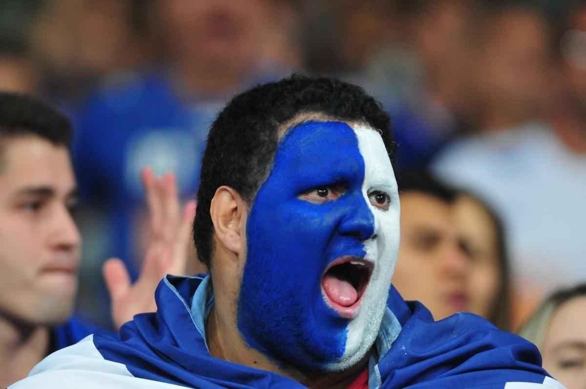 Torcida do Cruzeiro lotou o Mineiro em duelo com o Grmio pela semifinal da Copa do Brasil