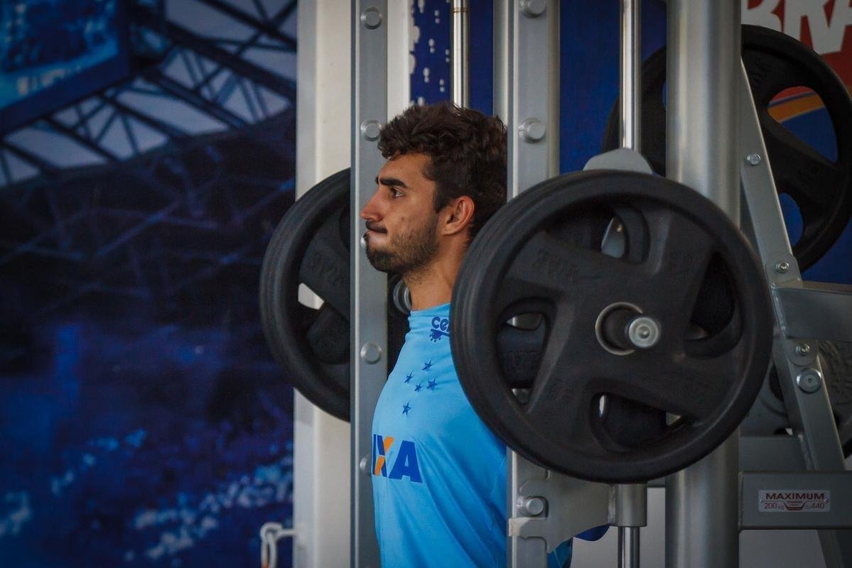 Imagens do treino do Cruzeiro nesta segunda-feira, 27/08. Mano Menezes no permitiu o acesso dos jornalistas, mas clube divulgou fotos da atividade na academia da Toca da Raposa II