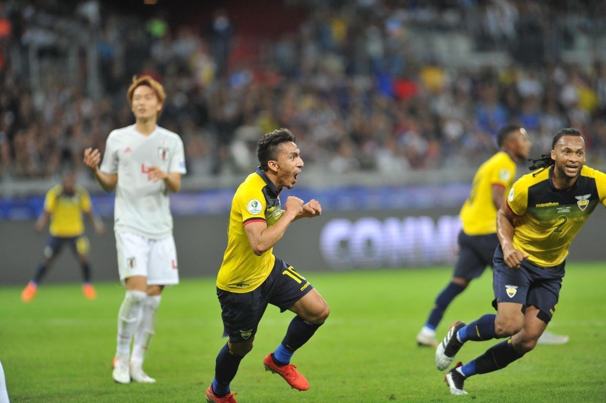 Equador e Japo se enfrentaram no Mineiro pela terceira rodada do Grupo C da Copa Amrica