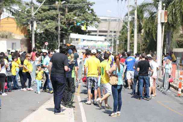 Mineiro ficou colorido nesta quarta-feira com camisas de clubes e selees em duelo da Olimpada