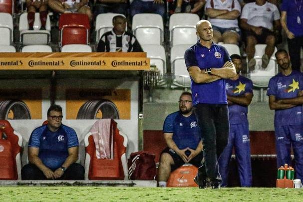 Já no segundo tempo, o jogo foi mais equilibrado. Com as mudanças feitas pelo técnico Paulo Autuori, o Botafogo empatou com gol de Bruno Nazário. Náutico teve chances de marcar o segundo gol com Jorge Henrique e Erick em chances claras, mas ambos perderam os lances.