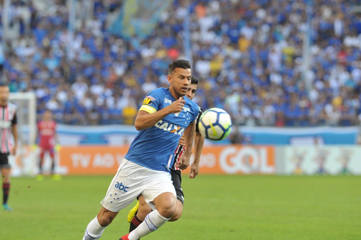 Fotos do jogo entre Cruzeiro e So Paulo