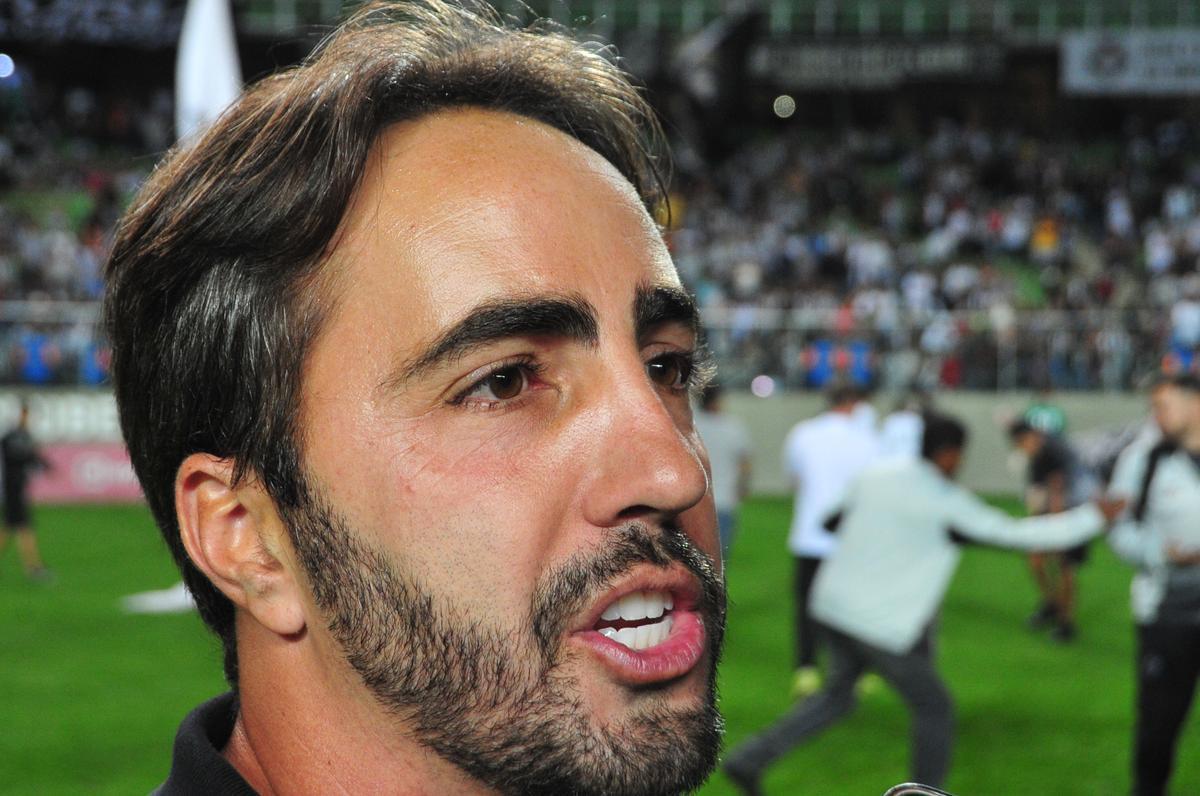 Galinho, do tcnico Leandro Zago, vence o Fluminense por 3 a 1, de virada, no Independncia, e conquista a Taa BH