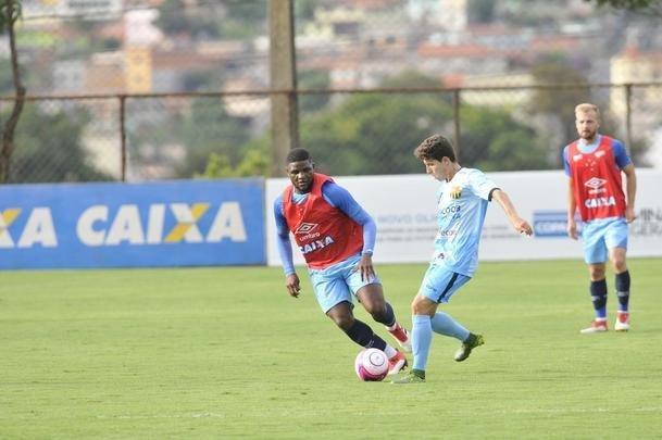Com gols de Judivan e Rafael Sobis, Cruzeiro venceu Betinense por 2 a 0 em jogo-treino